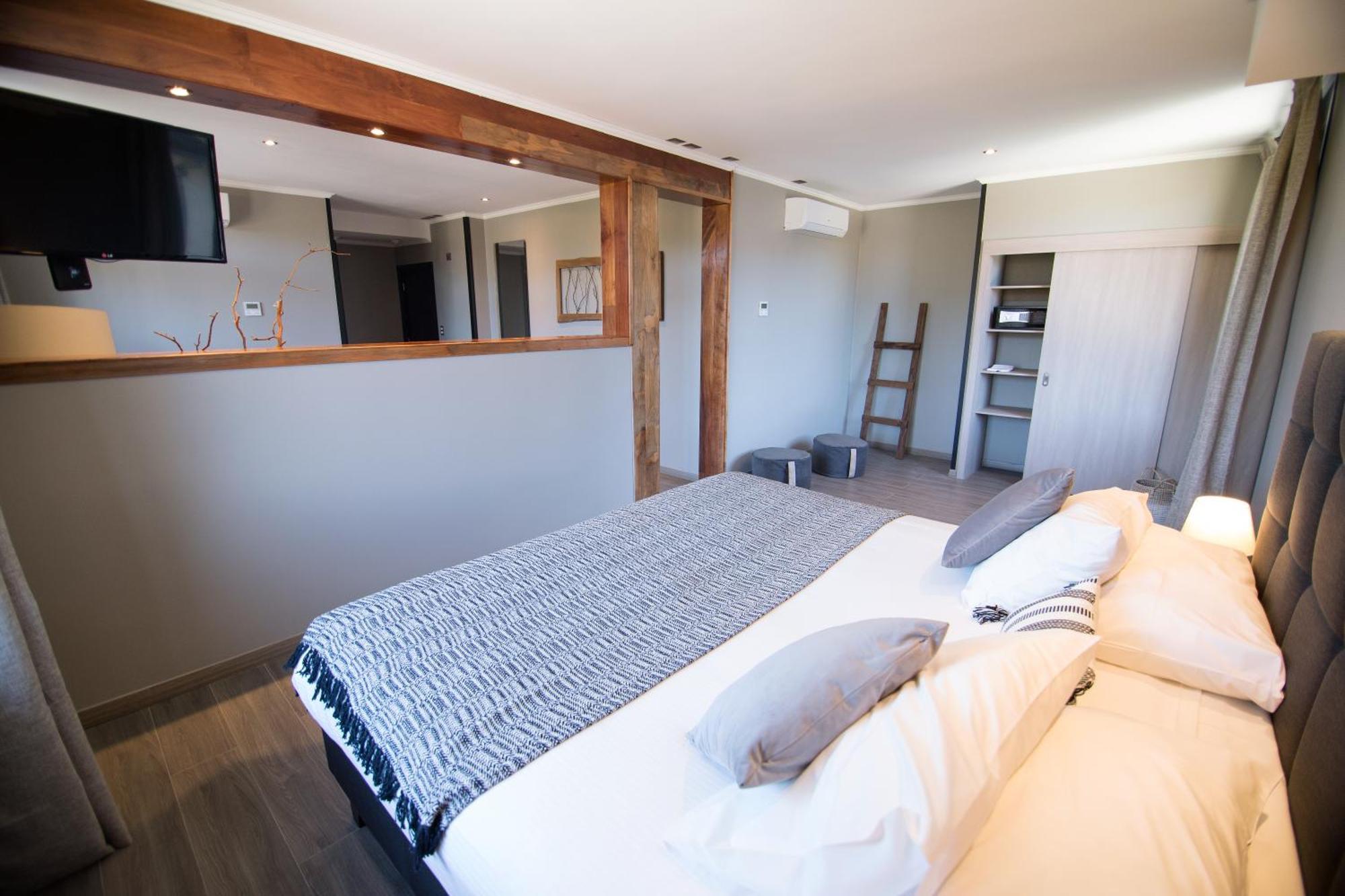 Hotel Enjoy Pucon Exterior photo A room at the hotel